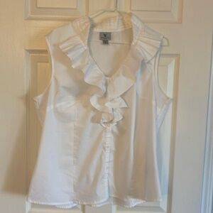 Woman’s ruffled sleeveless blouse XL